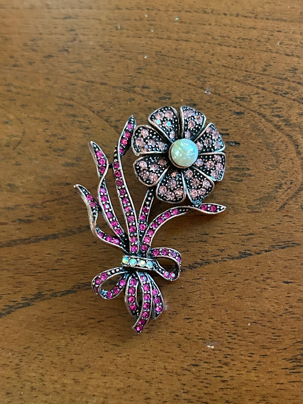 Gorgeous Sparkly Pink Daisy Brooch With Faux Pearl Accent